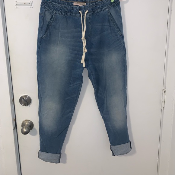 Boyfriend Cut Jeggings - Picture 2 of 3